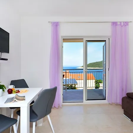 Solis * Milna (Hvar)