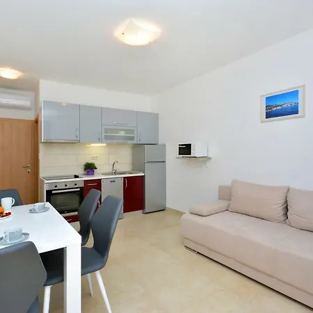 Solis * Milna (Hvar)